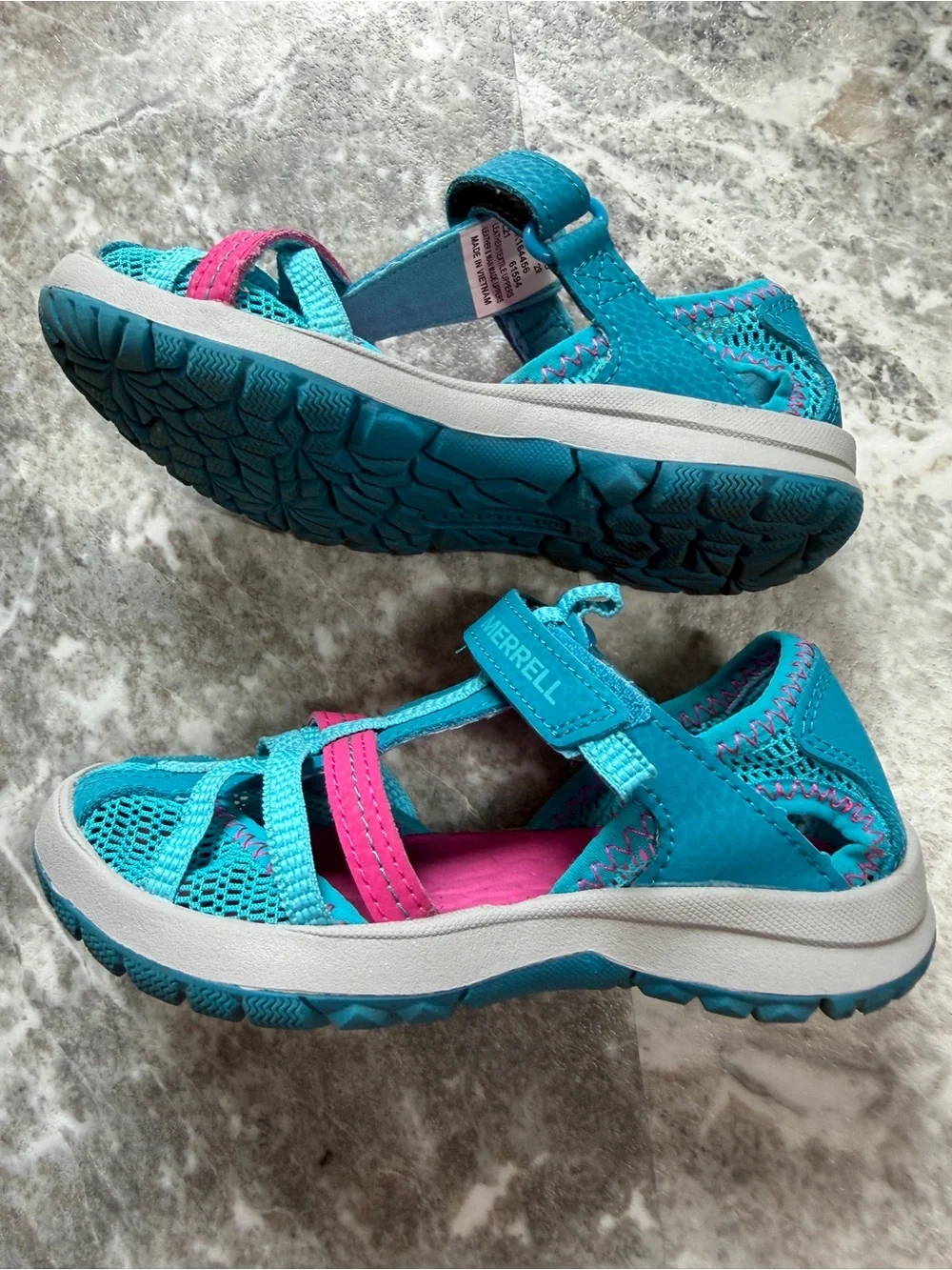 Merrell Girls Size 11 Water Sandals Turquoise Closed Toe Sport Hiking shoes